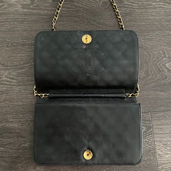 AUTHENTIC VINTAGE CHANEL FULL FLAP QUILTED CROSSBODY BAG - Picture 6 of 11